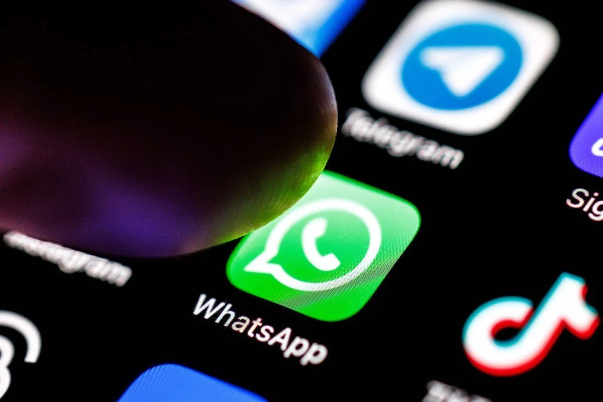 WhatsApp, Konuşmalarınızı Taban Alan Yapay Zeka Yanıtları Oluşturabiliyor