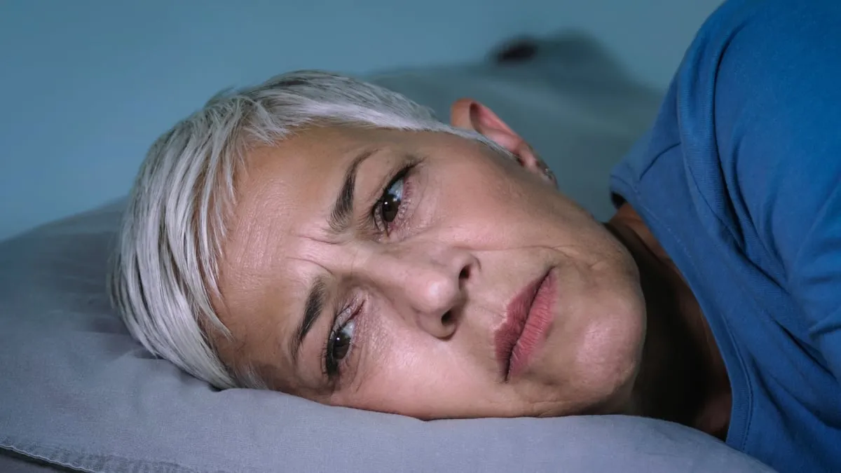 Alzheimer'ın Erken Uyarı Sinyali: Bazı Kadınlar Geceleri Neden Uyuyamıyor?