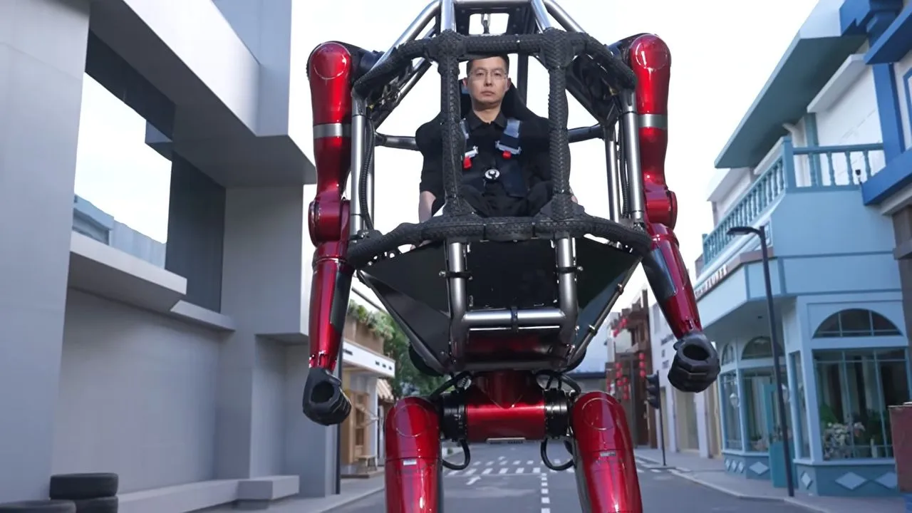 Çin'den Gerçek 'Transformer': Hem Dört Ayak Hem İki Ayak Üzerinde Yürüyebilen Dev Robot