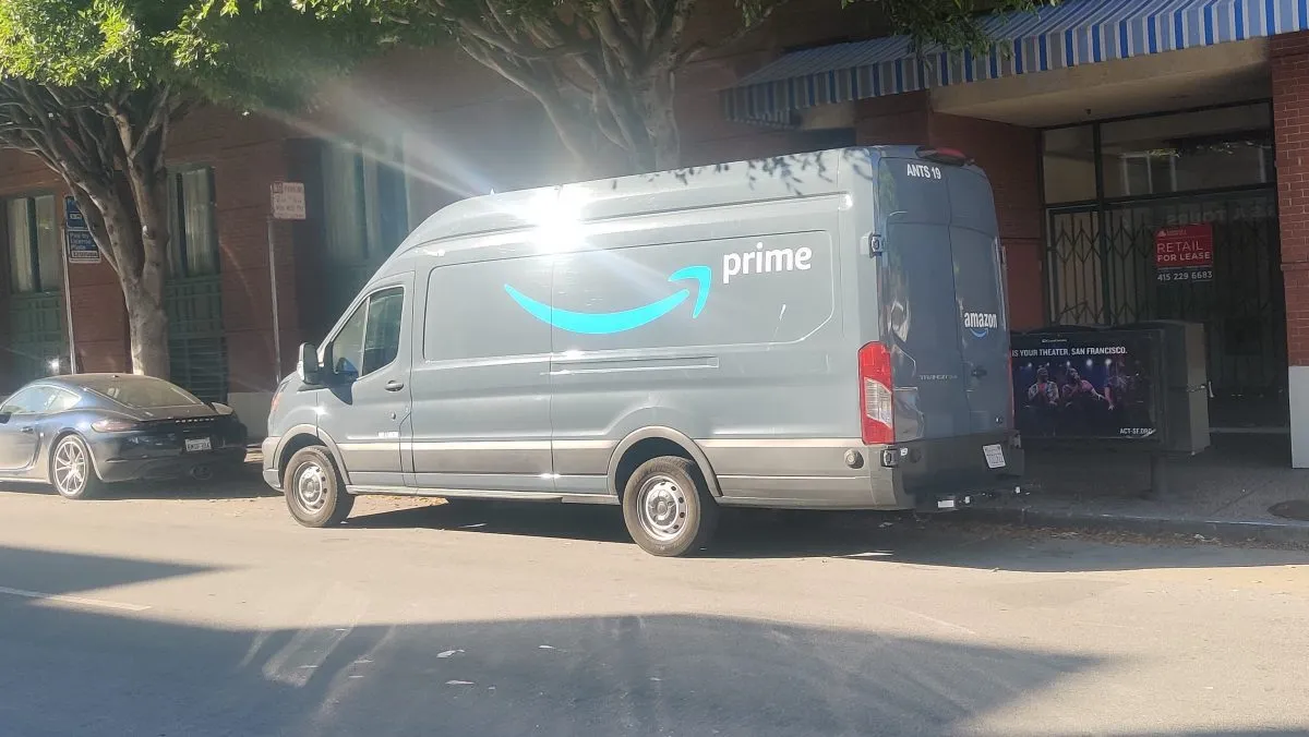 Amazondan satıcılarına yakıt zammı uygulaması