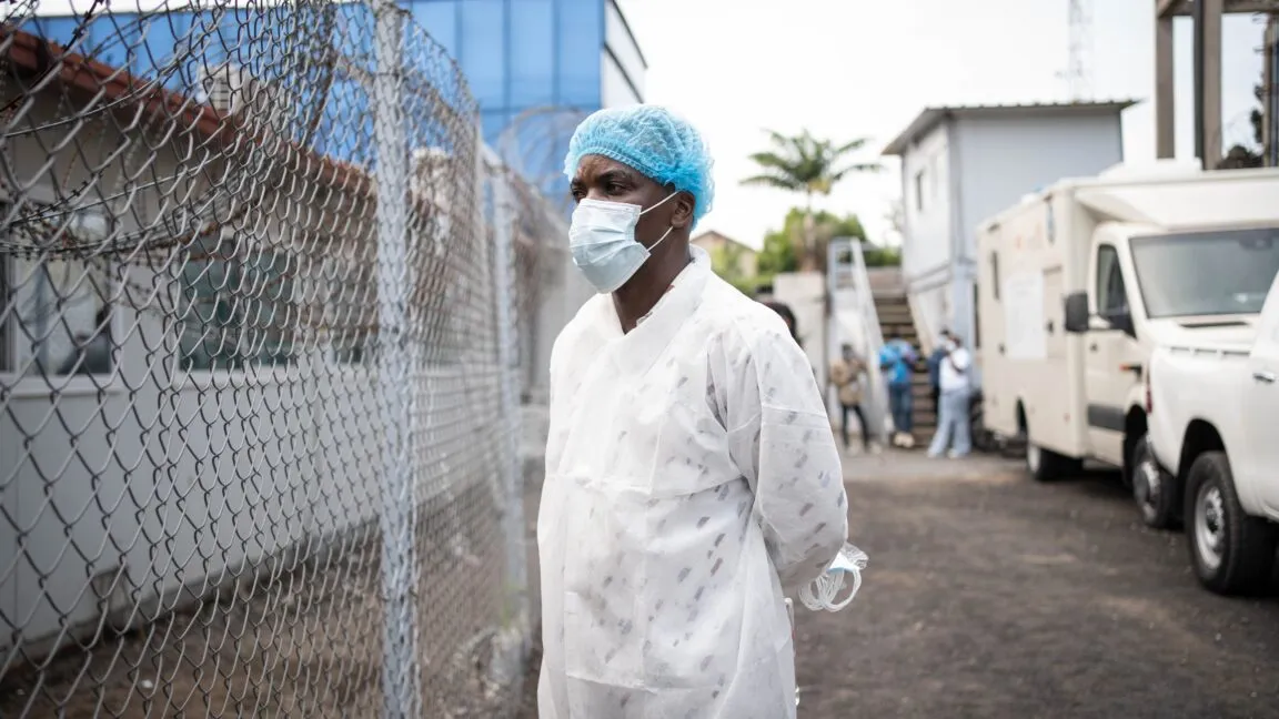Trump Yönetimi Ebola Riski Taşıyan Amerikalıları Avrupa'ya Gönderdi
