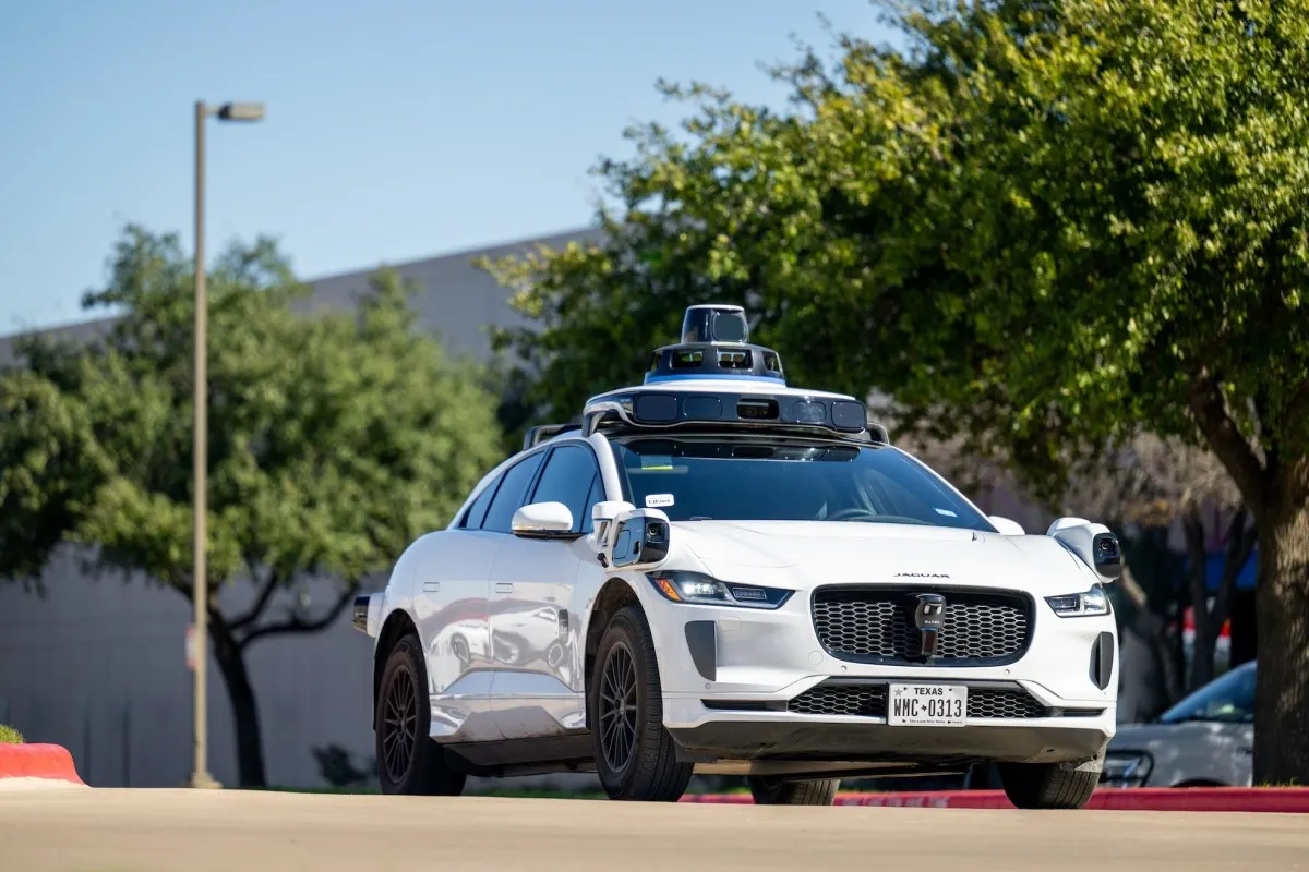Otonom Sürüşte Waymo Dominasyonu: Tesla Geride Kaldı